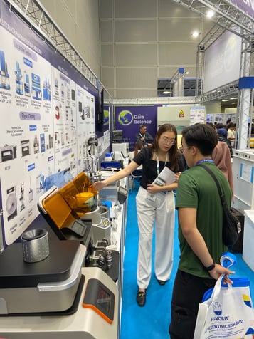David at Lab Asia 3