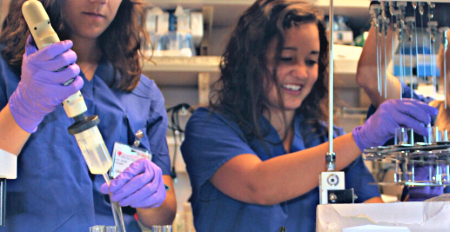 Students at Stanford University using Organomation N-EVAP Nitrogen Evaporator 